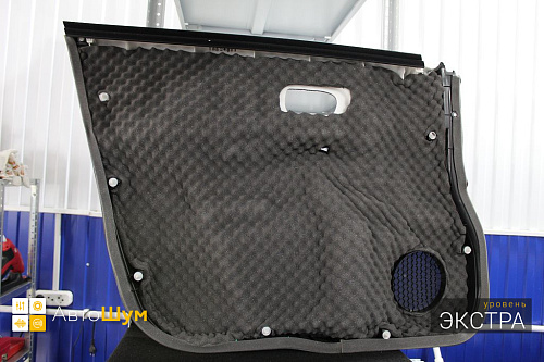 Шумоизоляция обшивки двери Сузуки Гранд Витары