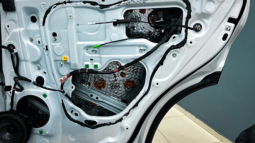 Виброизоляция дверей Лексус НХ