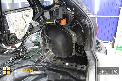 Звукоизоляция арок Субару ХВ