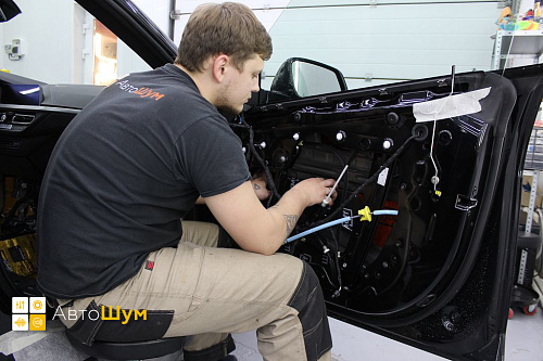 Клеим Шумофф Комфорт 6 БМВ 2