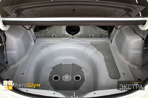 Штатная шумоизоляция багажника Хендай Солярис