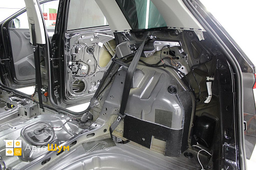 Штатная шумоизоляция арок Шкода Карок