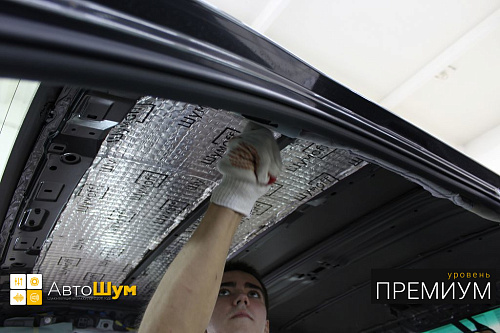 Клеим Шумофф Joker первым слоем на крышу Тойоты Камри Xv40.