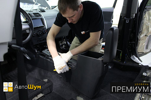 Разбираем салон Тойоты Королла Е150