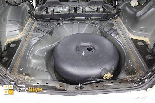 Штатная шумоизоляция багажника Ниссан Х-Трейл T31