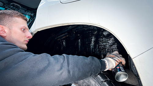 Покрытие арок жидкой резиной Мицубиси Монтеро 