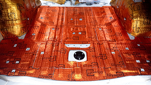 Виброизоляция багажника Мицубиси Монтеро