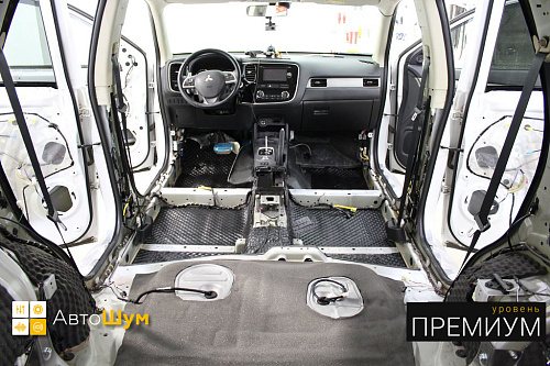 Шумоизоляция днища Митсубиси Аутледер