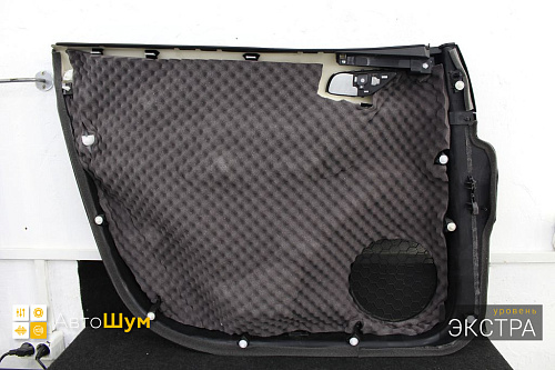 Шумоизоляция обшивки двери Мазды СХ-5