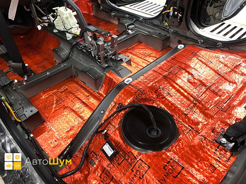 Этот слой позволит нам значительно снизить вибрацию от дороги, увеличить целостность и сбитость автомобиля, а также уменьшить чувствительность от самой структуры дороги.