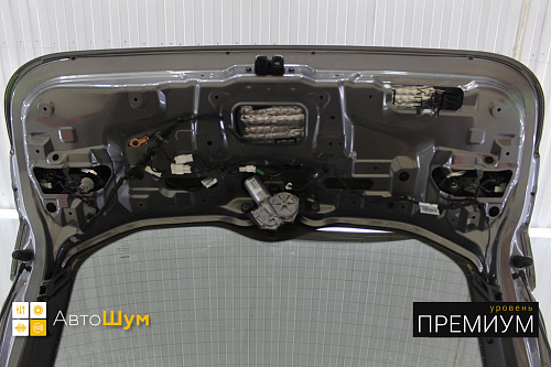 Виброизоляция пятой двери Ниссан Кашкай