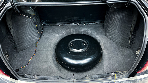 Шумоизоляция багажника Лада Гранта