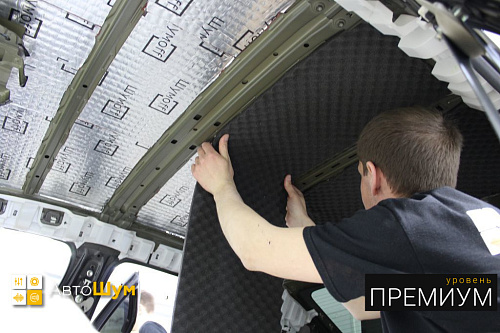 Клеим Шумофф Герметон 7 Тойоты Королла Е150