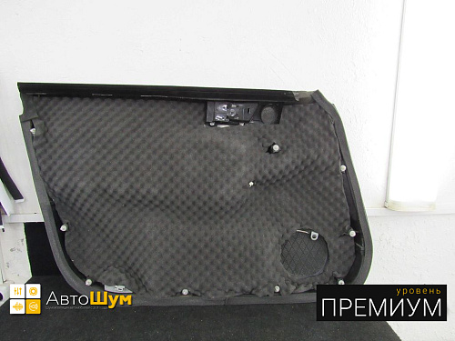 Шумоизоляция дверной обшивки Субару ХВ.