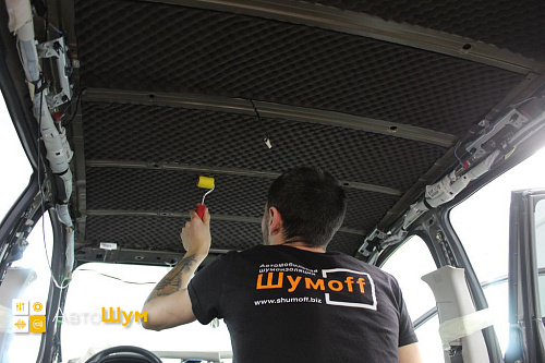 Клеим шумопоглотитель на крышу Ниссан Кашкай Джи11