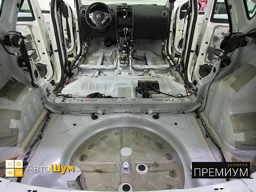 Заводская виброизоляция багажника Ниссан Кашкай.