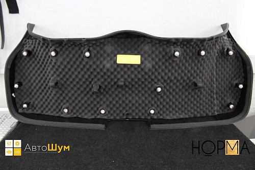 Шумоизоляция обшивки пятой двери Ниссан Кашкай J11.