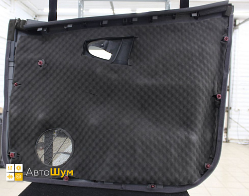 Шумоизоляция дверной обшивки Тойота Функарго