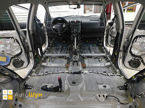 Штатная шумоизоляция днища Тойота Аурис