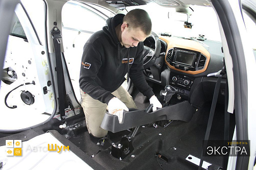 Разбираем салон Лада Х-Рей