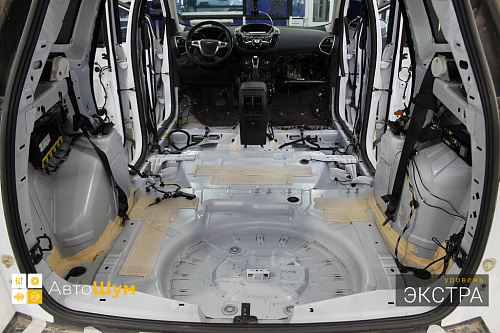 Штатная шумоизоляция багажника Форд Куга