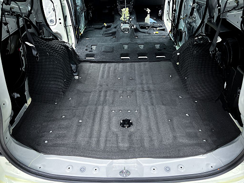 ШУмоизоляция багажника Мицубиси Монтеро