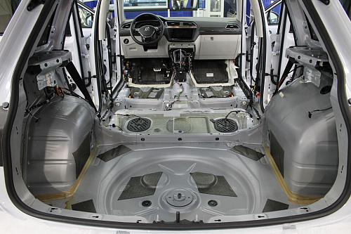 Штатная шумоизоляция багажника Фольксваген Тигуан