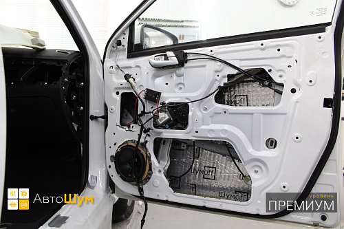 Виброизоляция двери Джили Эмгранд