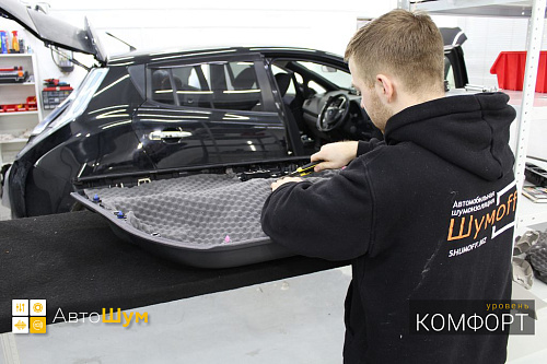 Шумоизоляция дверной обшивки Ниссан Лиф.