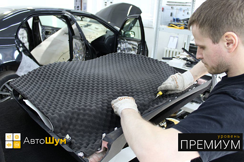 Клеим дверную обшивку Тойоты Королла Е150