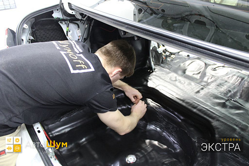 Шумоизоляция багажника Тойоты Камри 55