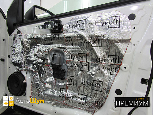 Виброизоляция металлического щита в двери Ниссан Кашкай.