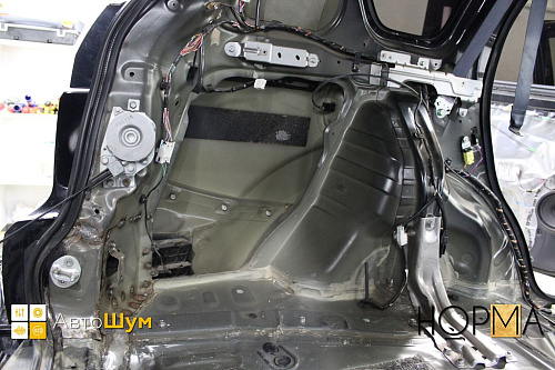 Заводская виброизоляция арок Митсубиси Аутлендер XL.