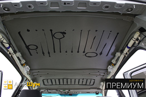 Демонтированная штатная шумоизоляция крыши Фольксваген Гольф.