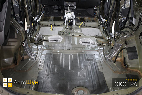 Штатная шумоизоляция багажника Митсубиси Аутледер.