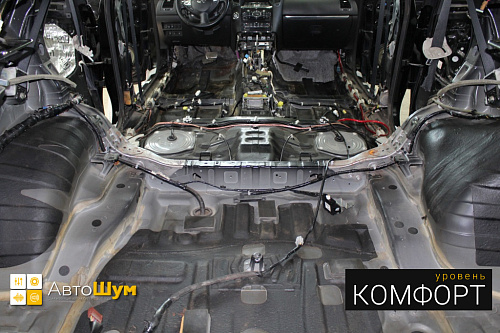 Штатная шумоизоляция багажника инфинити фх35.