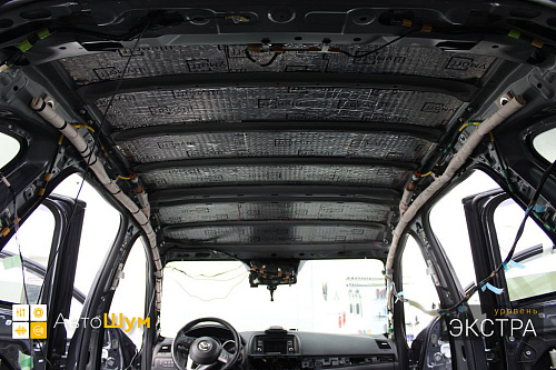 Виброизоляция крыши Мазды СХ 5