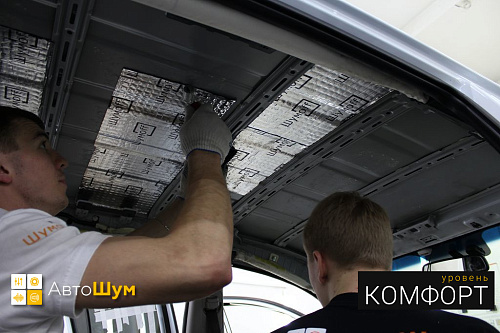 Клеим виброизоляцию Шумофф М2 Киа Спортейдж