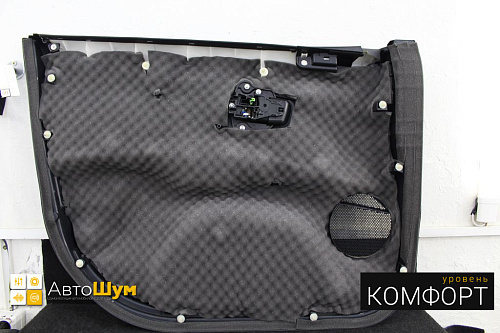Шумоизоляция дверной обшивки Митсубиси Аутлендер XL.