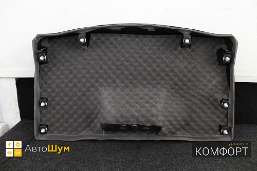 Шумоизоляция пятой двери Лада ИКС РЕЙ