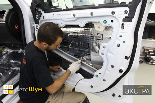 Виброизоляция дверей Джип Гранд Чероки