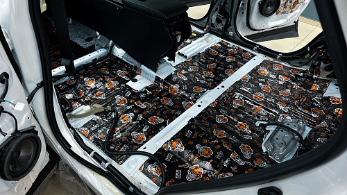 Виброизоляция пола Лексус НХ