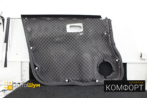 Шумоизоляция дверной обшивки Сузуки Гранд Витара.