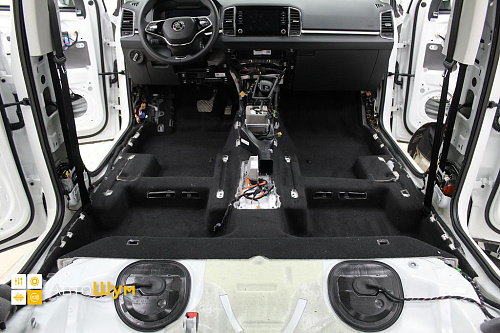 Чистый ковёр Шкода Карок