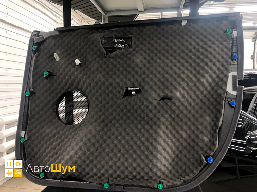 Готовый вариант оклеенной дверной обшивки Хёндай Крета противоскрипным материалом и шумопоглотителем Flex A15