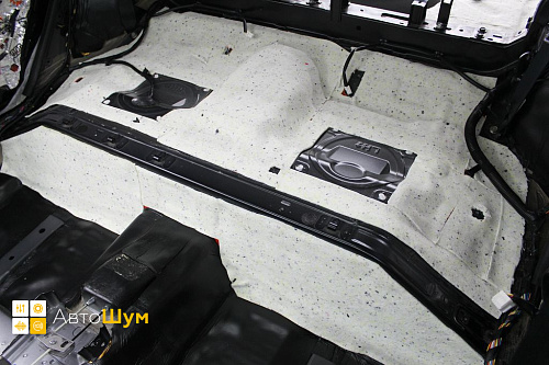 Клеим Шумопоглотитель на пол Ниссан Х-Трейл T31