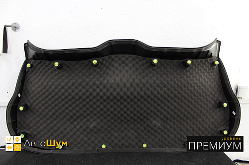 Шумоизоляция обшивки пятой двери Ниссан Х Трейл