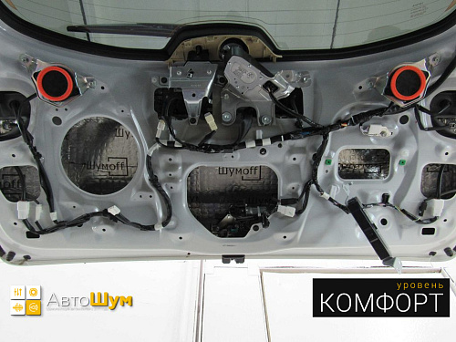 Шумоизоляция пятой двери Тойоты Хайлендер.