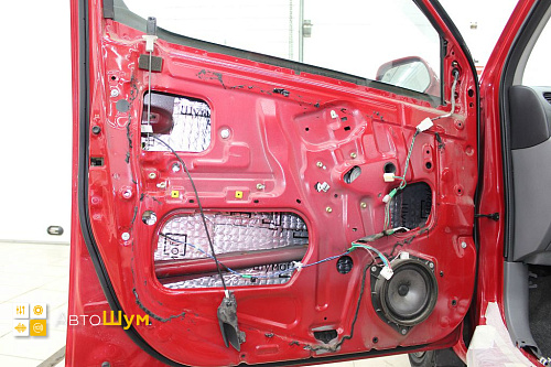 Виброизоляция дверей Тойота Функарго