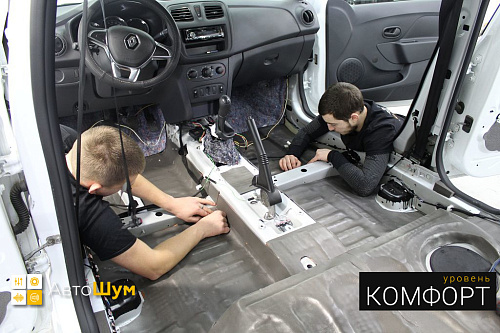 Клеим Шумофф Base 4 на пол Рено Логана